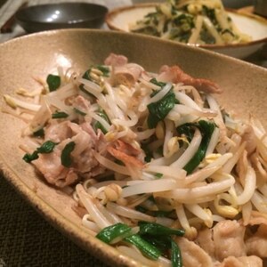 シンプル一番　もやしと豚肉の炒め物